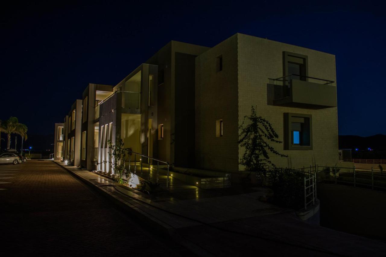 Double Bay Beach Hotel إيلافونيسوس المظهر الخارجي الصورة